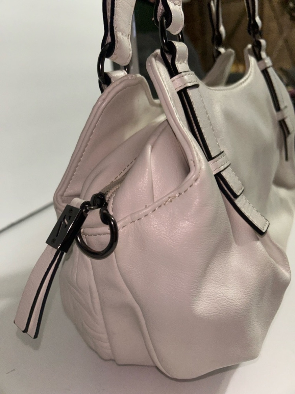 Simply Vera Vera Wang Ivory Quilted Shoulder Bag with Silver Hardware - Picture 7 of 8